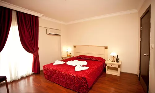 هتل داباکلار دلوکس کوش آداسی